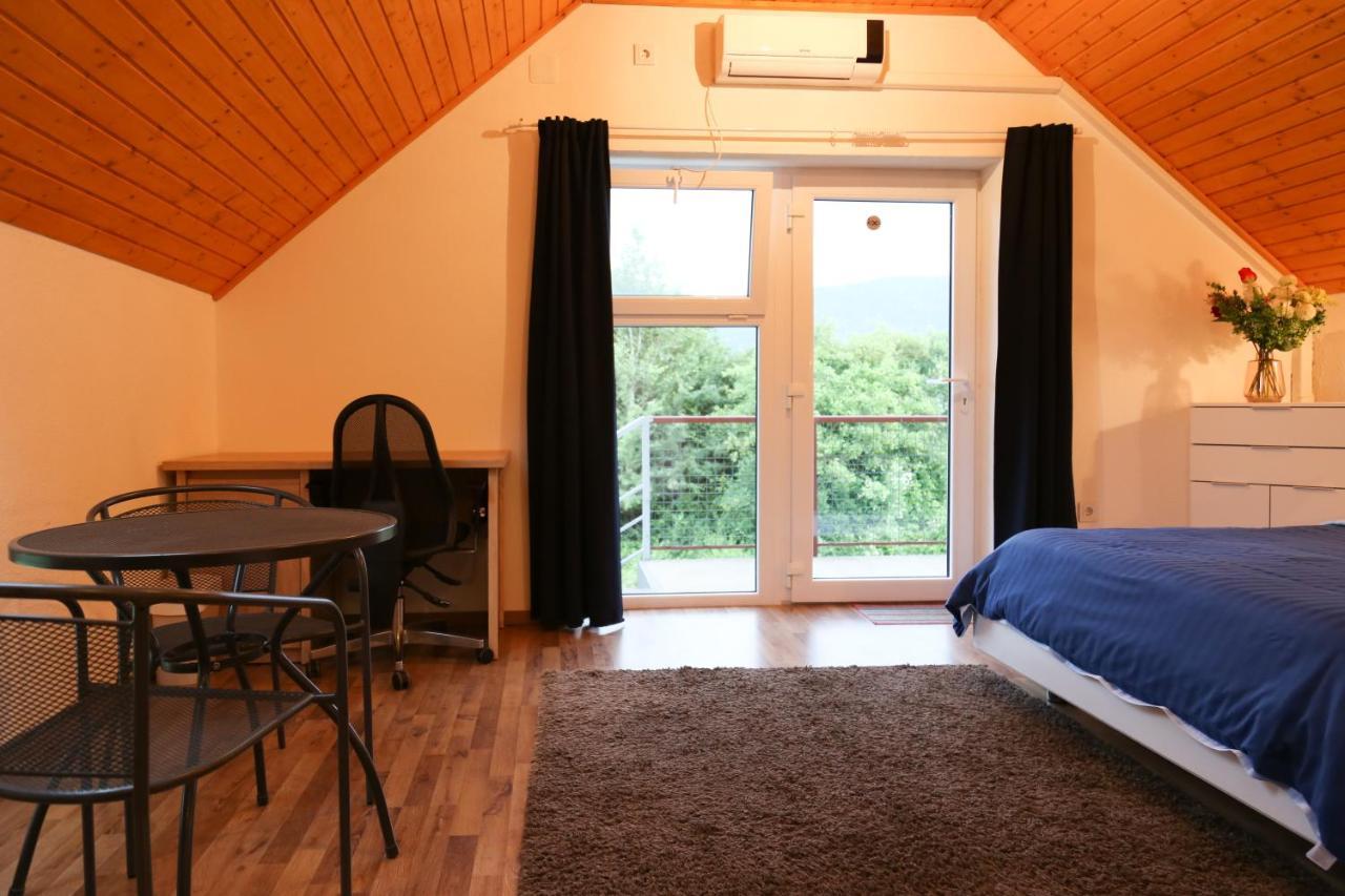Gacka Valley Licko Lesce Zewnętrze zdjęcie