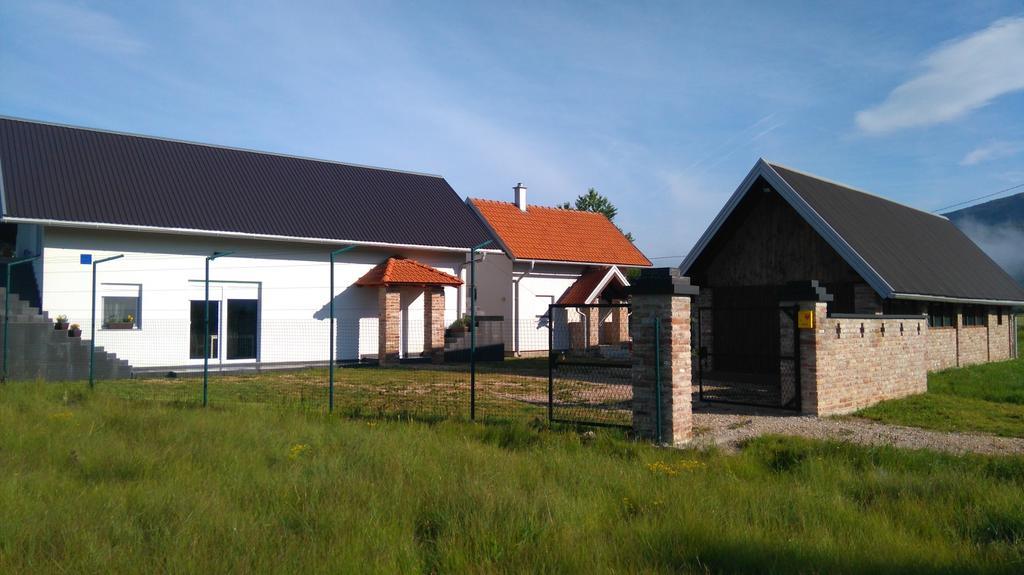 Gacka Valley Licko Lesce Zewnętrze zdjęcie