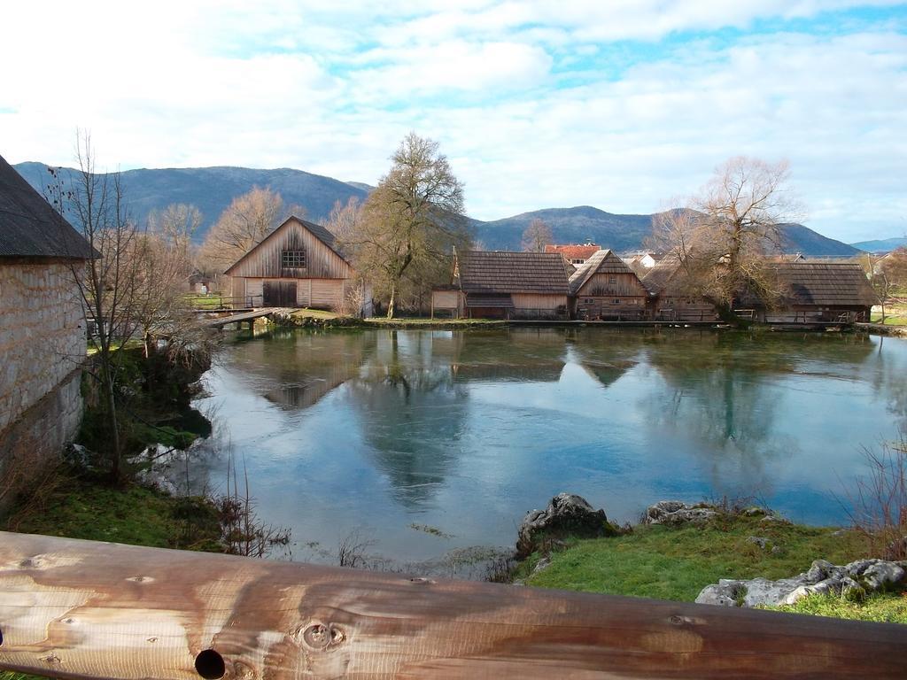 Gacka Valley Licko Lesce Zewnętrze zdjęcie
